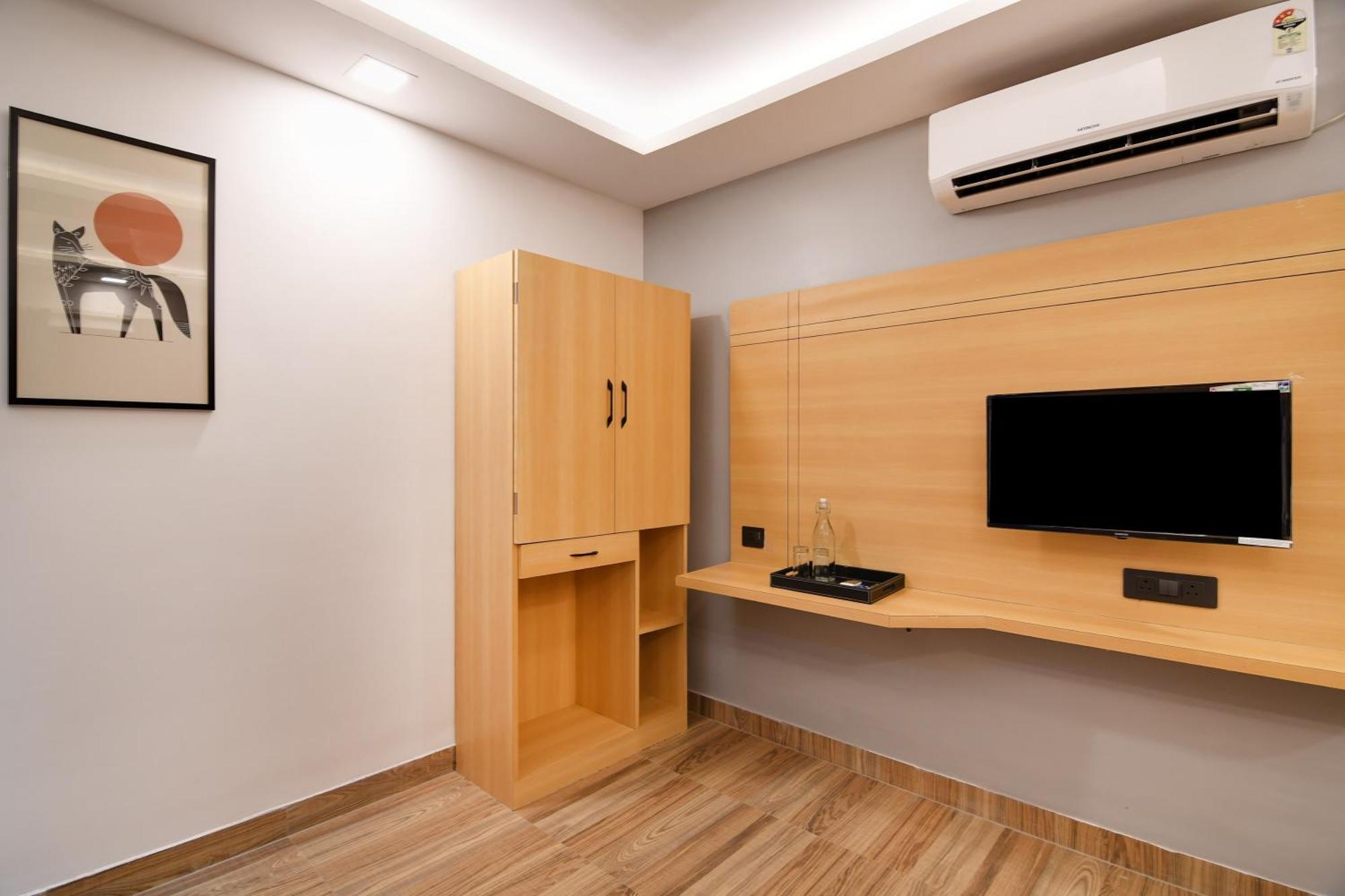 Super Townhouse Oak Sayhallo Ecstasy Bhubaneswar Exterior photo