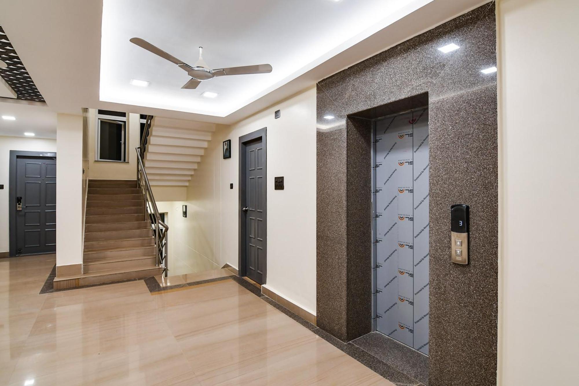 Super Townhouse Oak Sayhallo Ecstasy Bhubaneswar Exterior photo