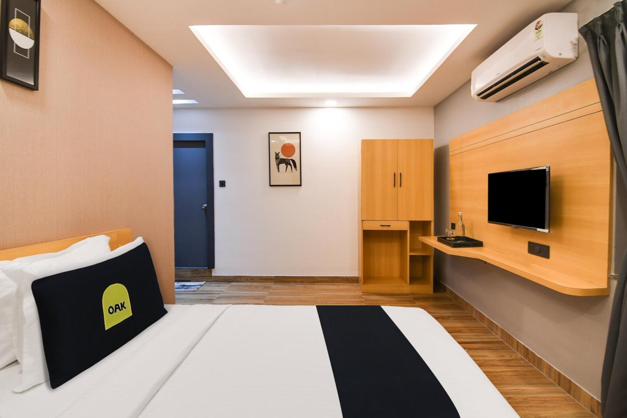 Super Townhouse Oak Sayhallo Ecstasy Bhubaneswar Exterior photo