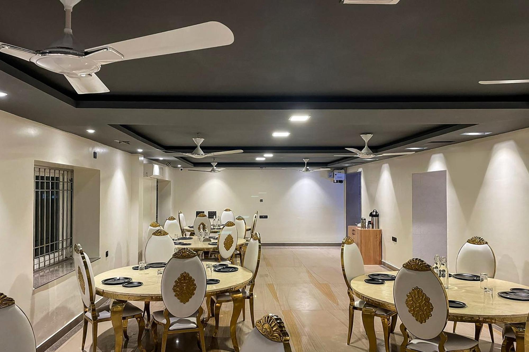 Super Townhouse Oak Sayhallo Ecstasy Bhubaneswar Exterior photo