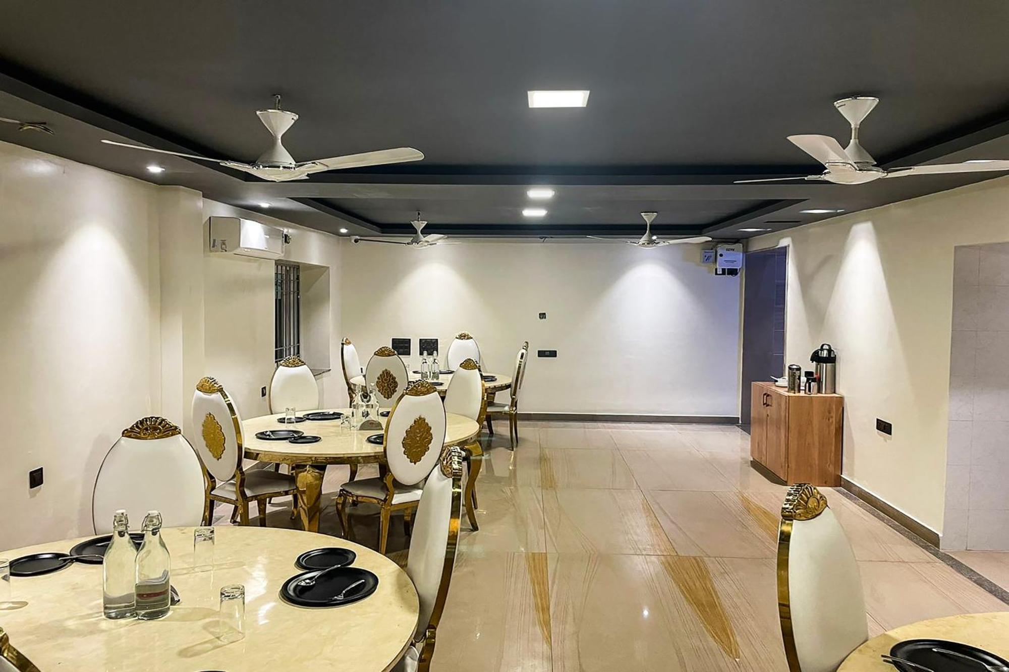 Super Townhouse Oak Sayhallo Ecstasy Bhubaneswar Exterior photo